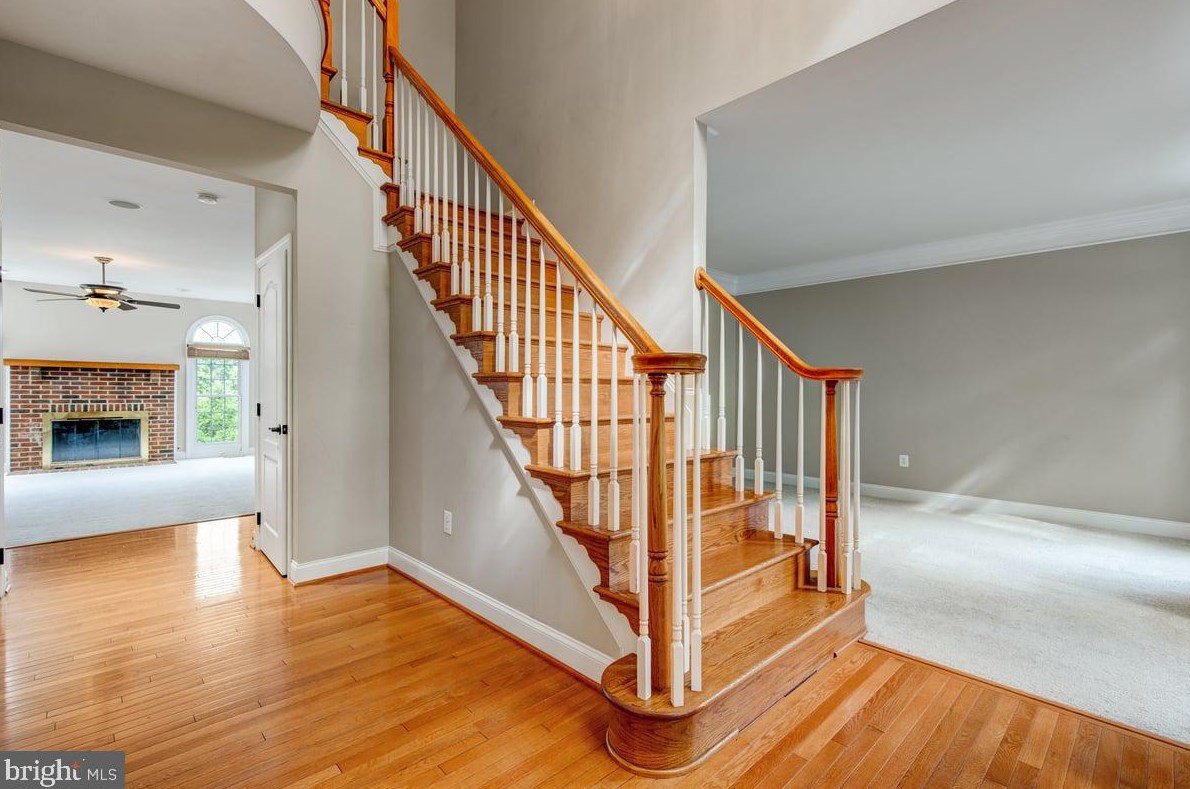 24188 Spring Meadow Cir, Stone Ridge VA  20105-3476 exterior