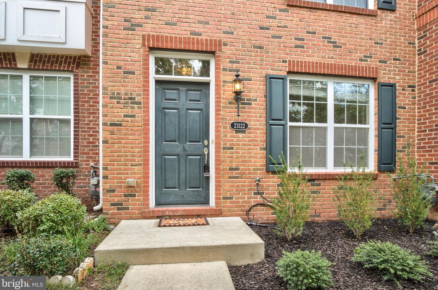 23122 Dunlop Heights Ter, Ashburn VA  20148-7018 exterior