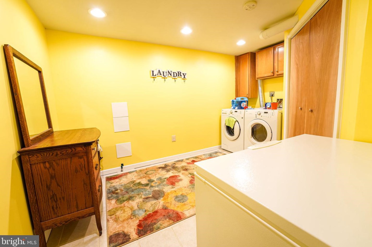 301 Chelmsford Ct, Dulles VA 20165-6402 exterior