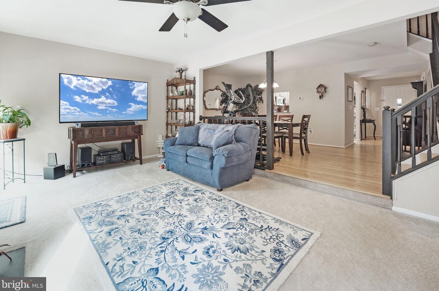 301 Chelmsford Ct, Dulles VA 20165-6402 exterior