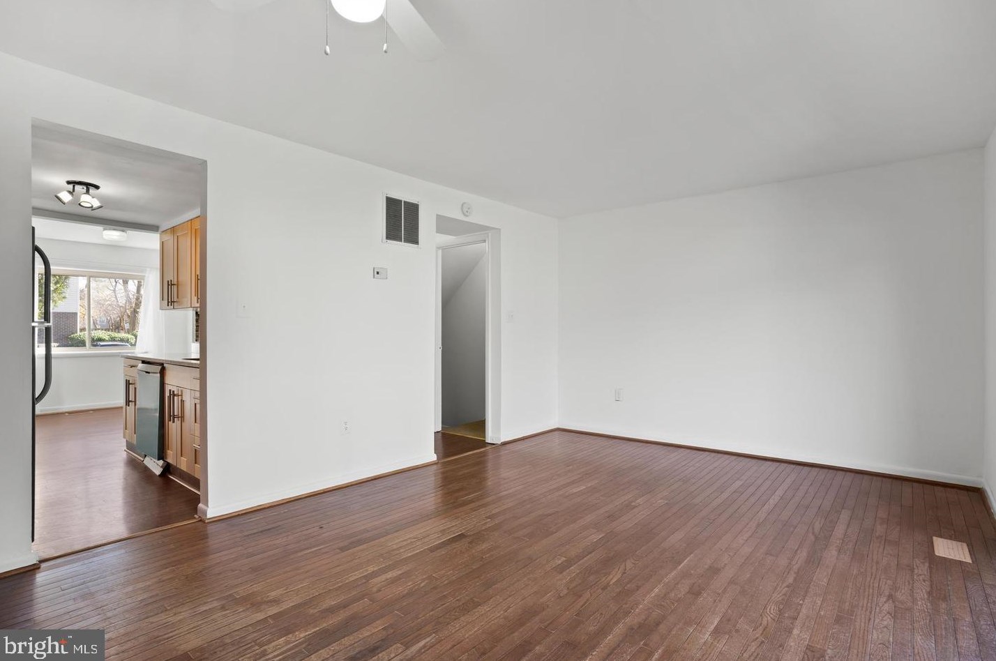 421 Argus Pl, Dulles VA  20164-1516 exterior