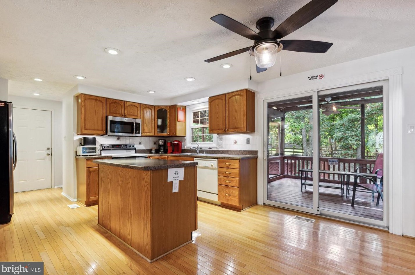 102 Caragana Ct, Dulles VA  20164-2830 exterior