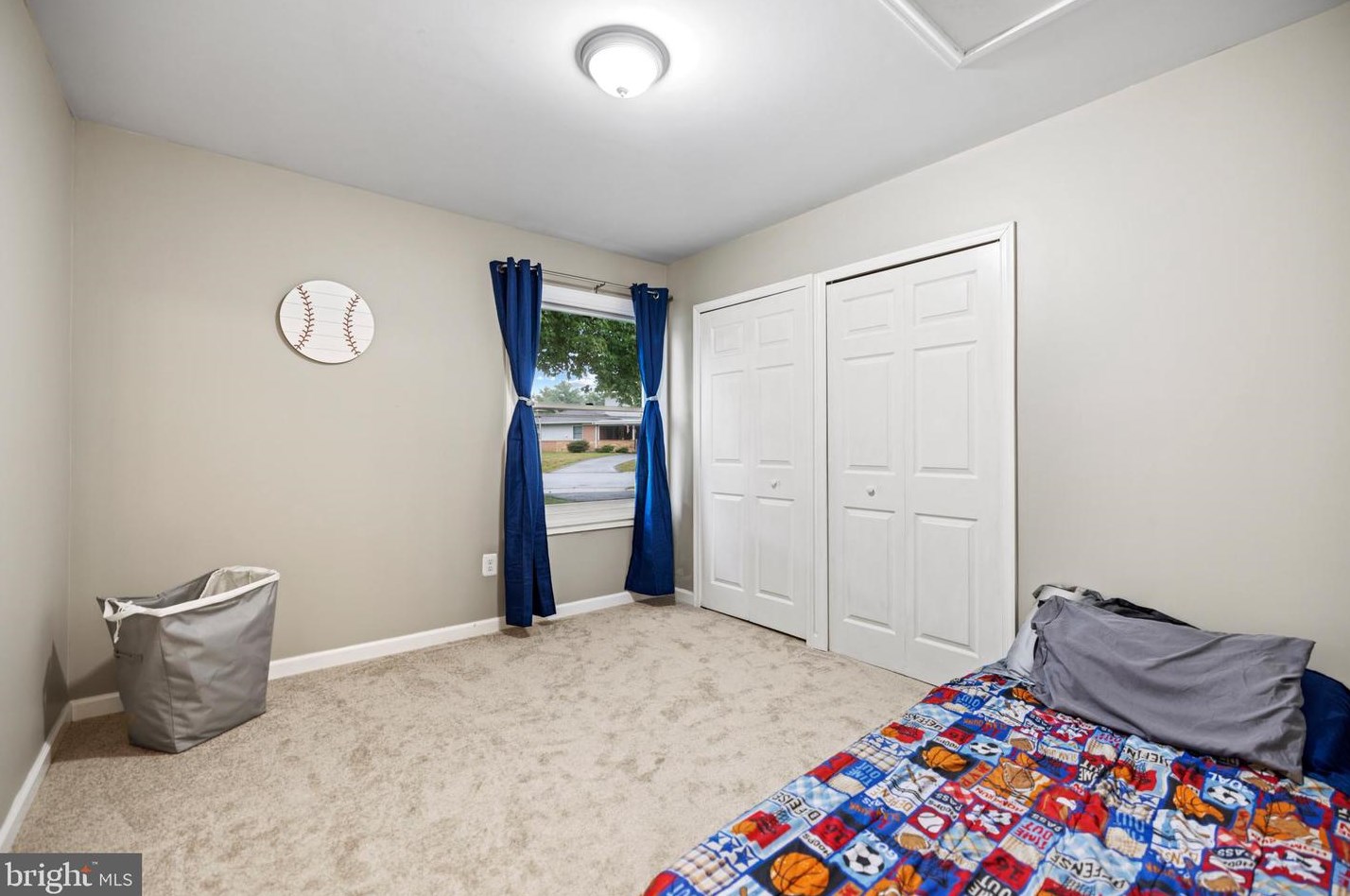 205 Alder Ave, Dulles VA  20164-3912 exterior