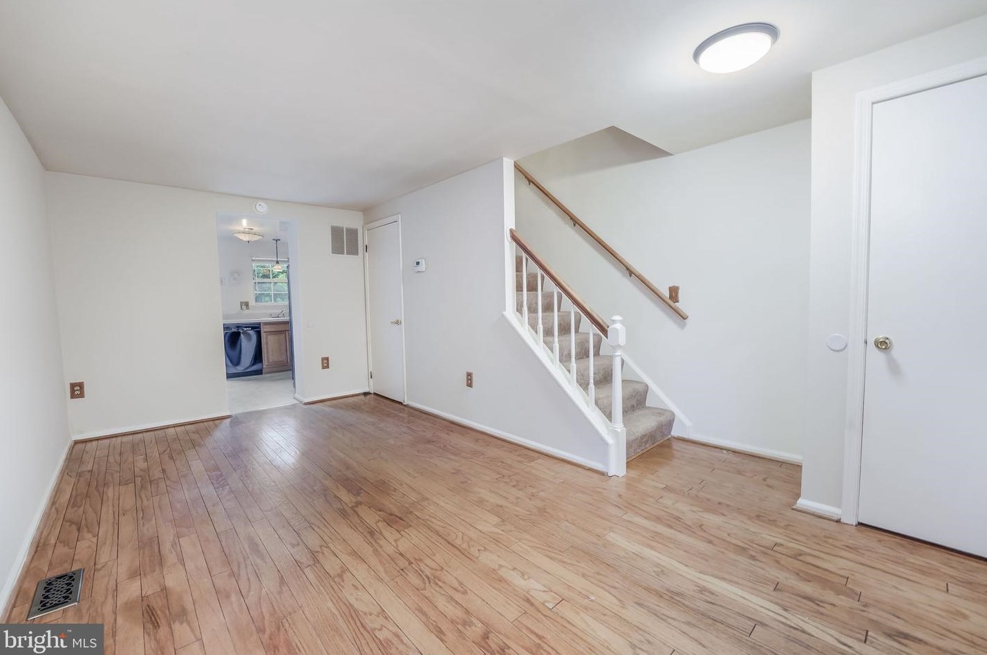 3 Palmer Ct, Dulles VA  20165-5716 exterior