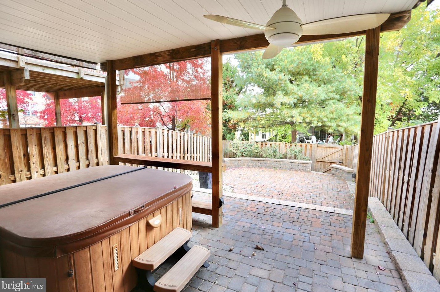 24690 Kings Canyon Sq, Stone Ridge VA  20105-2988 exterior