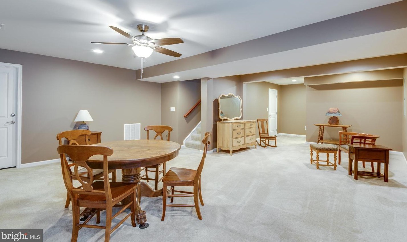 25506 Kylemore Dr, Stone Ridge VA  20105 exterior