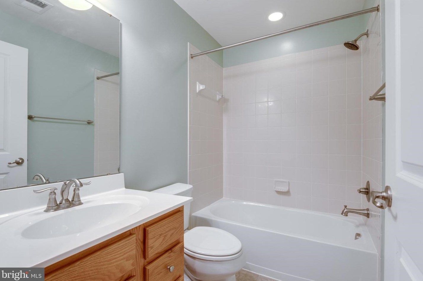 25506 Kylemore Dr, Stone Ridge VA  20105 exterior