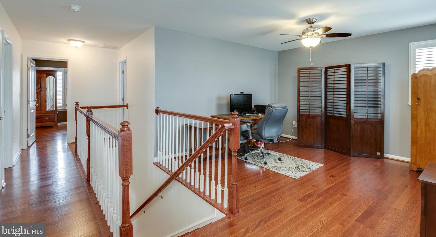 25506 Kylemore Dr, Stone Ridge VA  20105 exterior