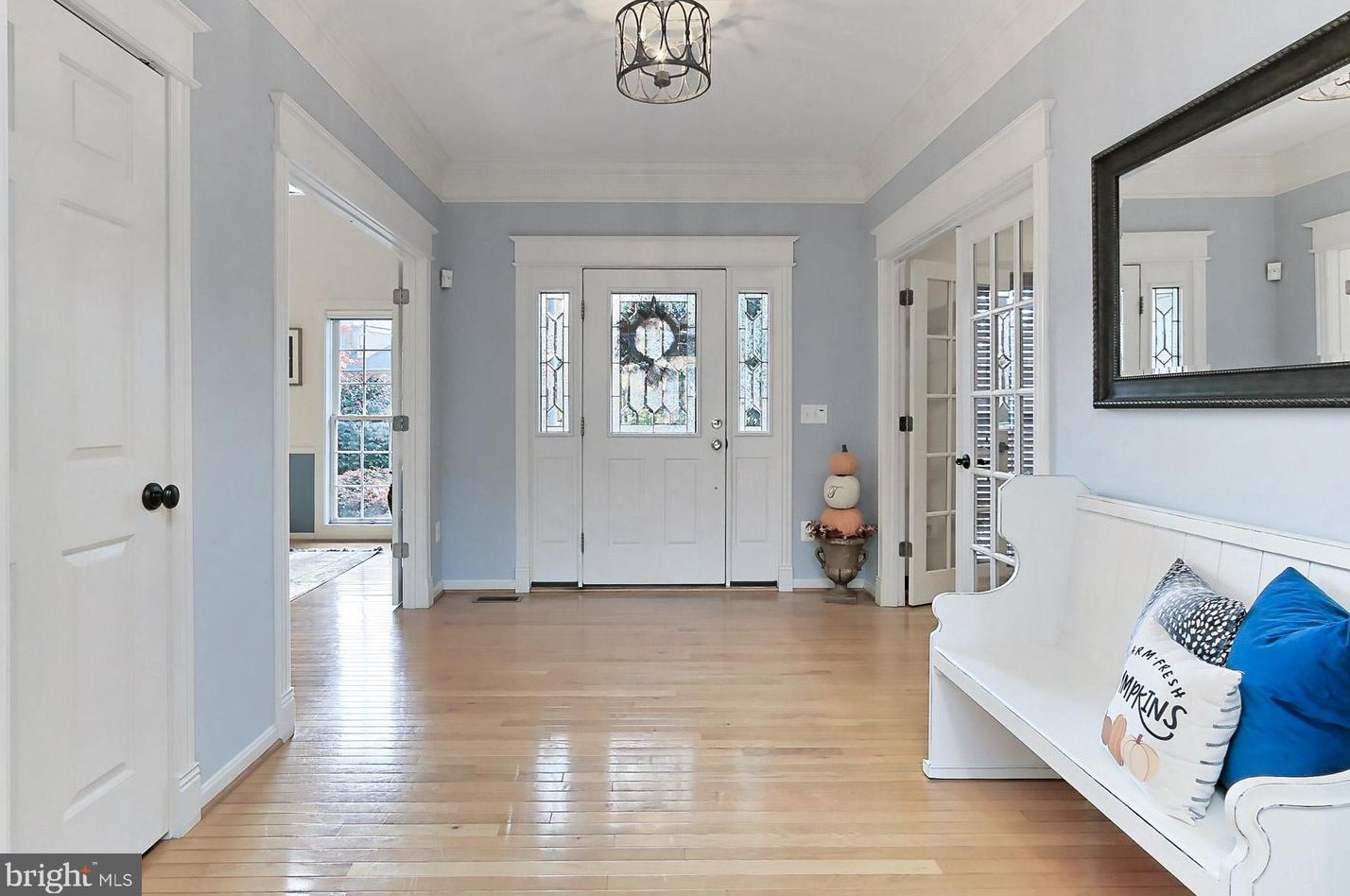 21027 Forest Highlands Ct, Ashburn VA  20147-4768 exterior