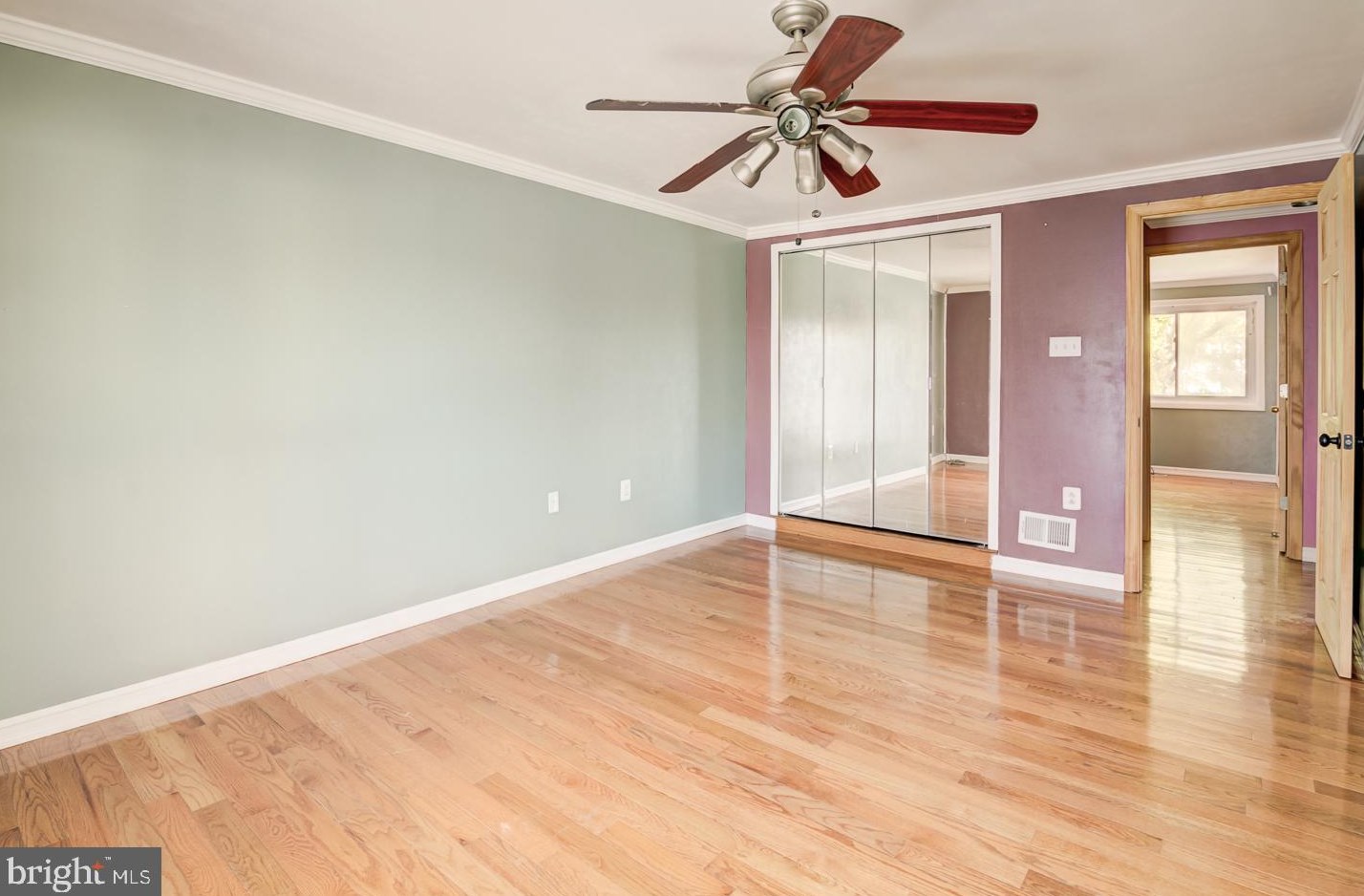 41 Carolina Ct, Dulles VA  20164-1730 exterior