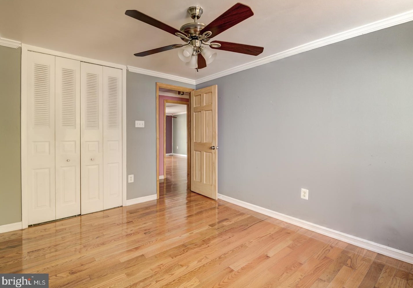 41 Carolina Ct, Dulles VA  20164-1730 exterior