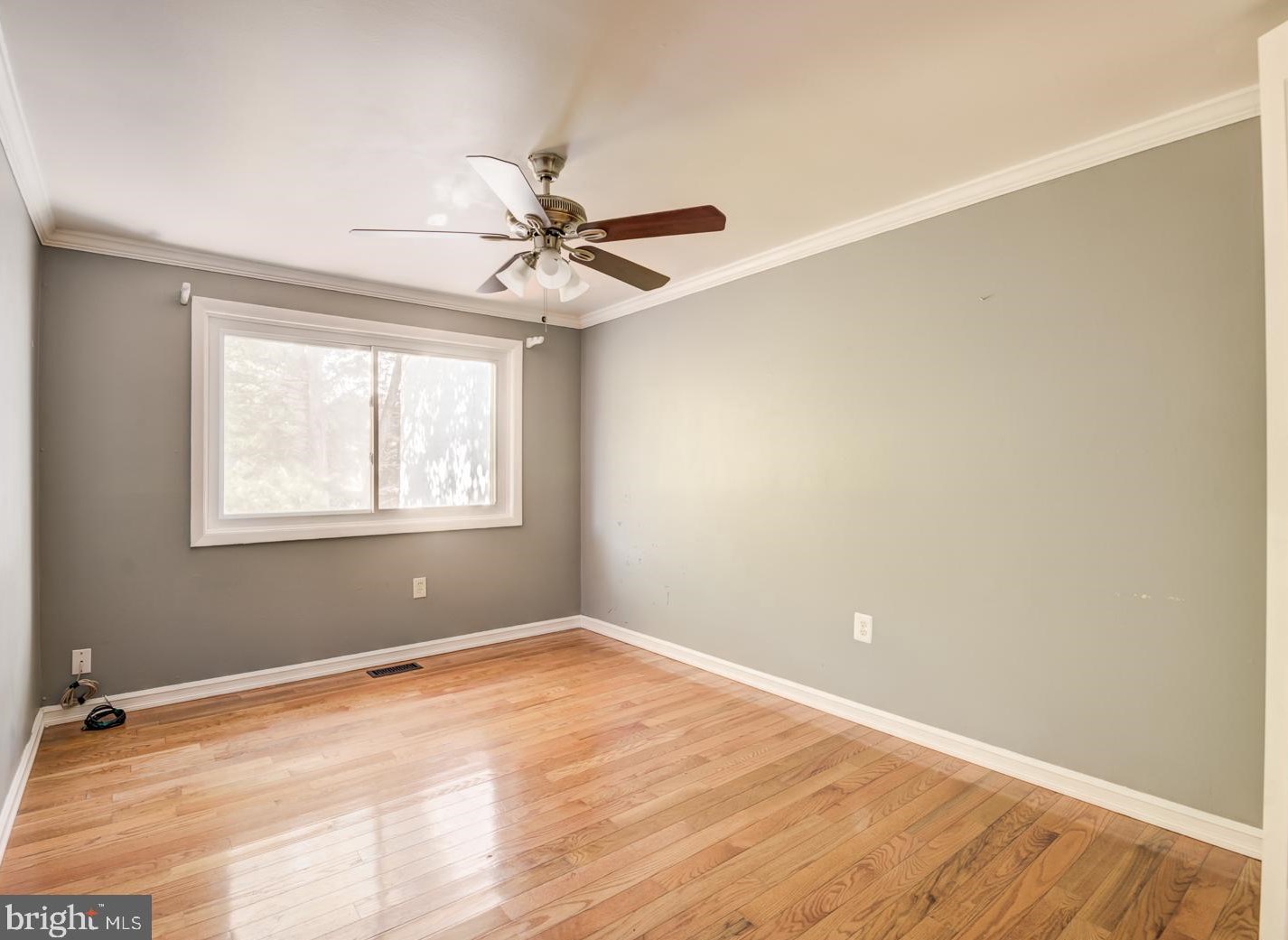 41 Carolina Ct, Dulles VA  20164-1730 exterior