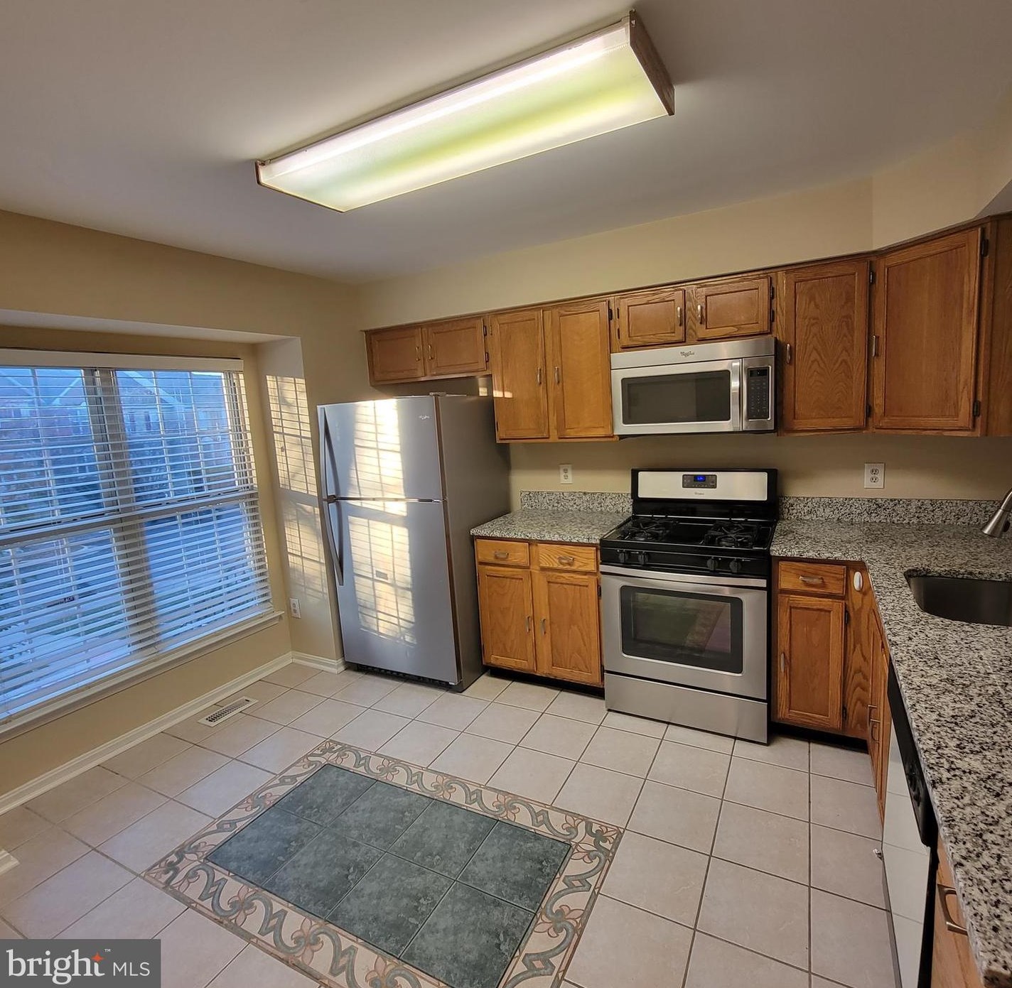 22073 Manning Sq, Dulles VA  20166-3020 exterior