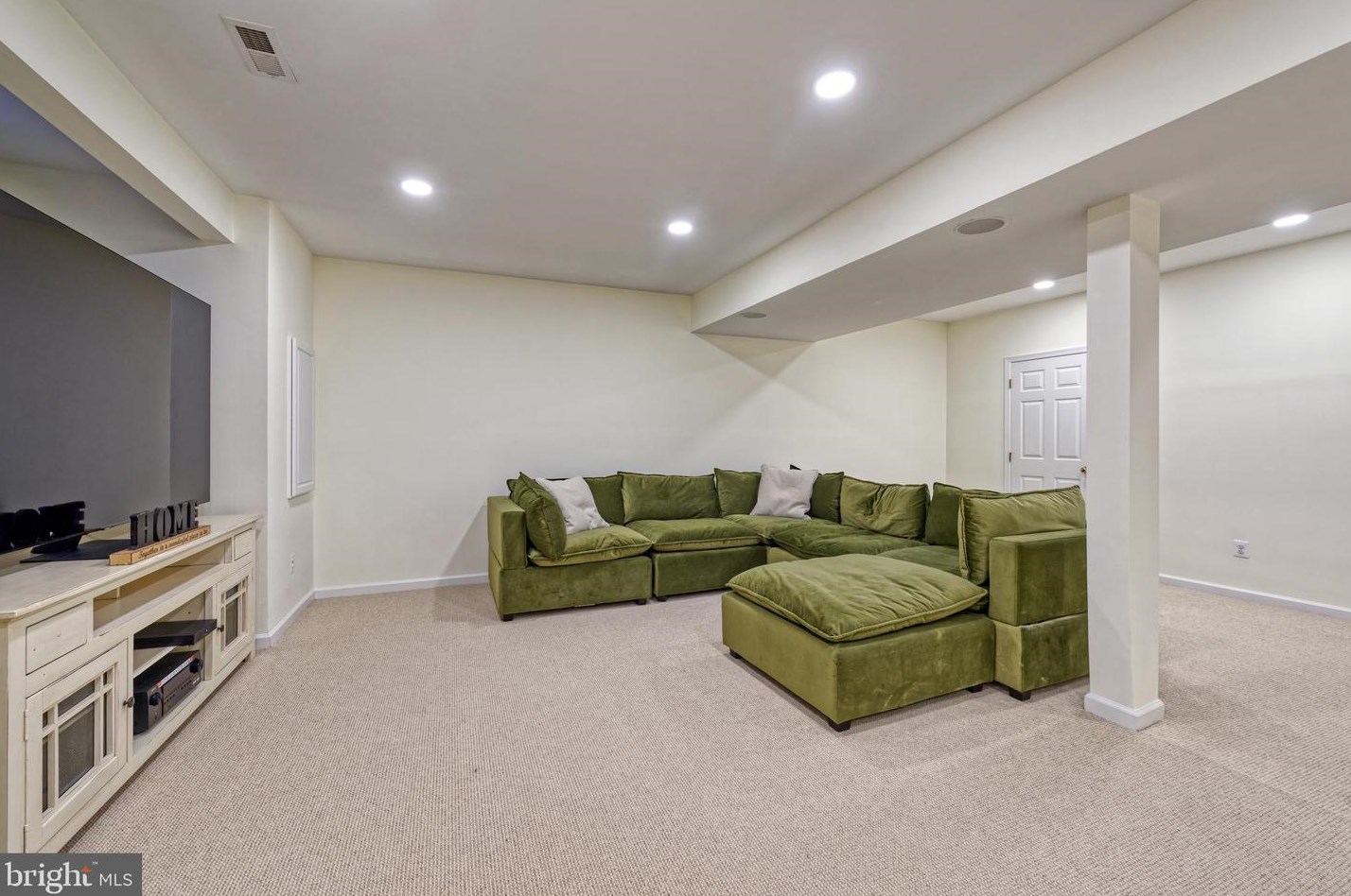 19958 Presidents Cup Ter, Ashburn VA  20147-4115 exterior