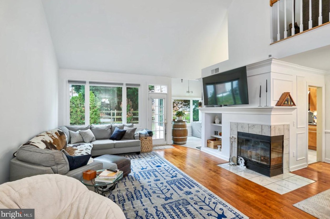 46531 Cedarhurst Dr, Dulles VA  20165-6452 exterior