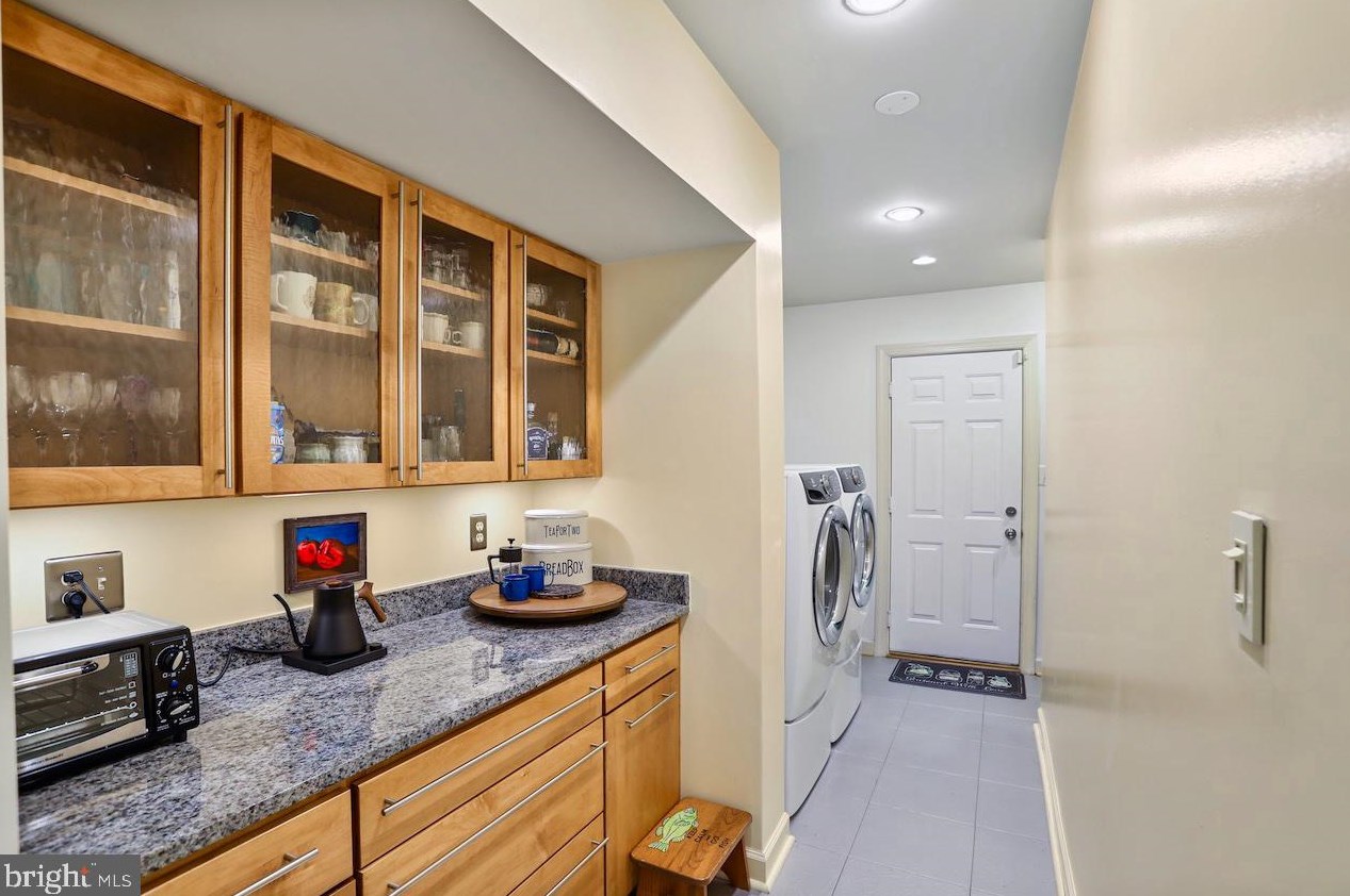 46531 Cedarhurst Dr, Dulles VA  20165-6452 exterior