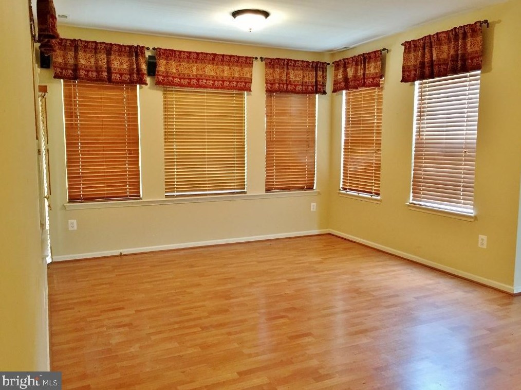 21338 Victorias Cross Ter, Ashburn VA  20147-4926 exterior