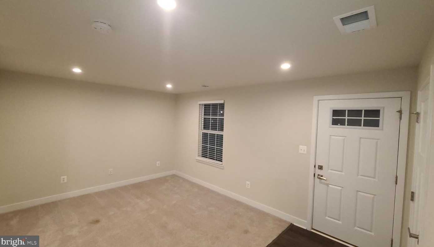 24593 Hutchinson Farm Dr, Dulles VA  20166 exterior