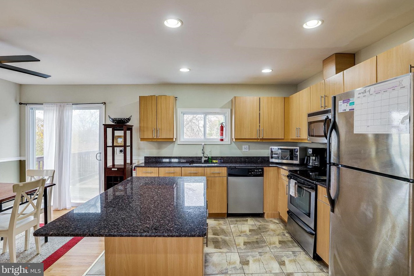 603 Alder Ave, Dulles VA  20164-4101 exterior