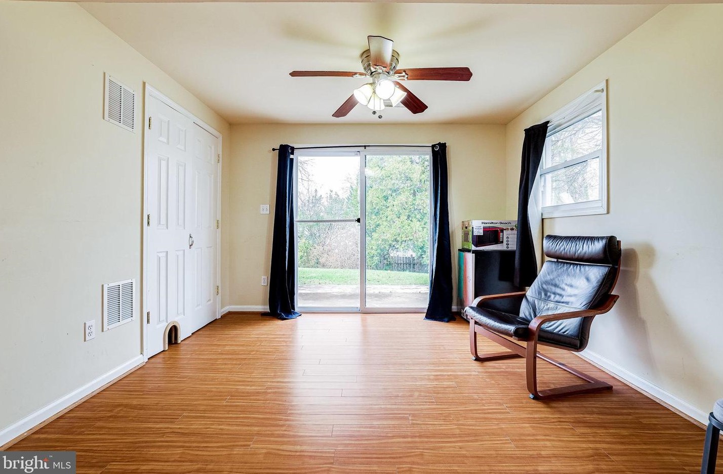 603 Alder Ave, Dulles VA  20164-4101 exterior