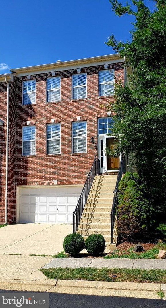 43113 Forest Edge Sq, Ashburn VA  20148-4046 exterior