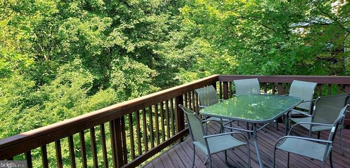 43113 Forest Edge Sq, Ashburn VA  20148-4046 exterior
