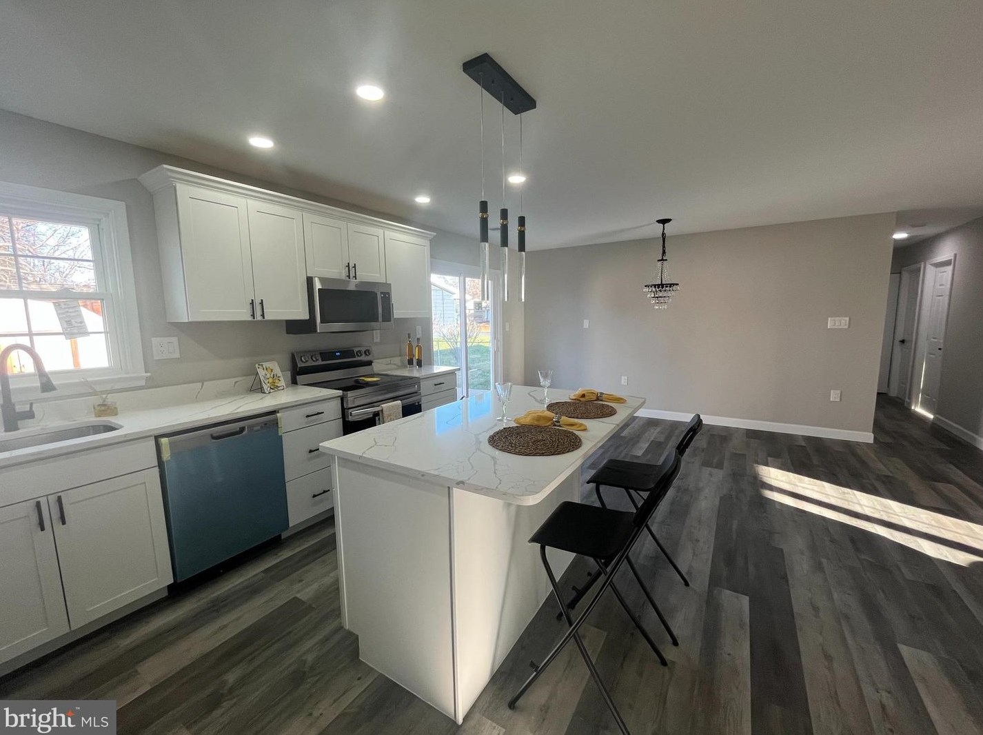 319 Williamsburg Rd, Dulles VA  20164-4326 exterior