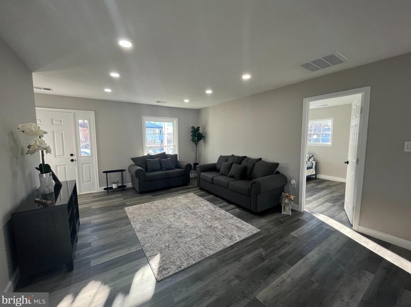 319 Williamsburg Rd, Dulles VA  20164-4326 exterior