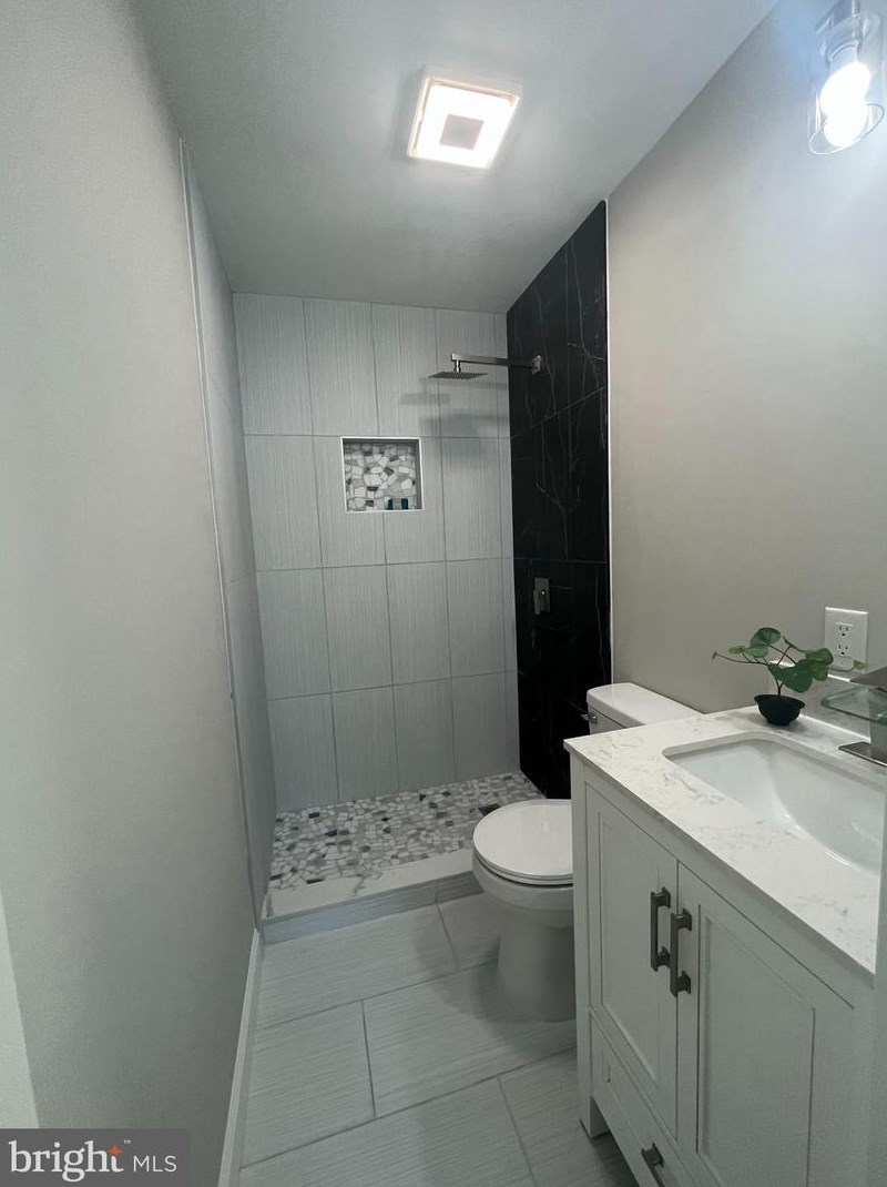 319 Williamsburg Rd, Dulles VA  20164-4326 exterior