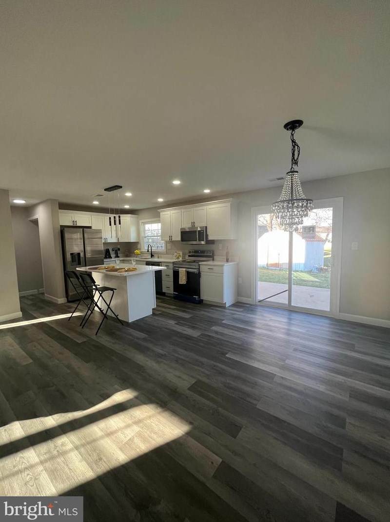 319 Williamsburg Rd, Dulles VA  20164-4326 exterior