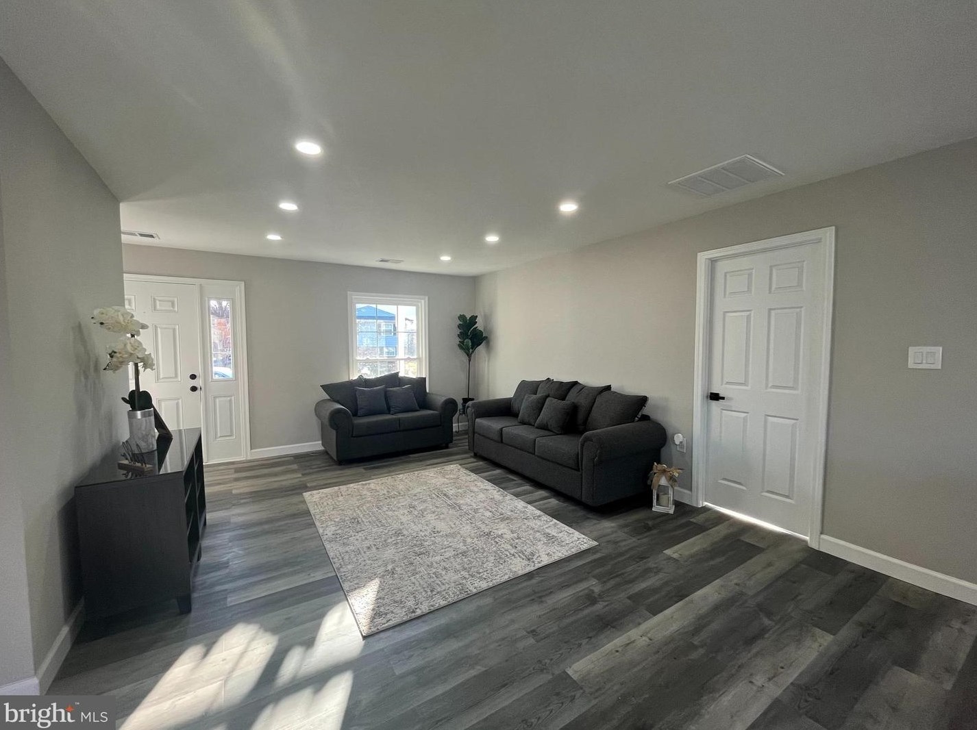 319 Williamsburg Rd, Dulles VA  20164-4326 exterior