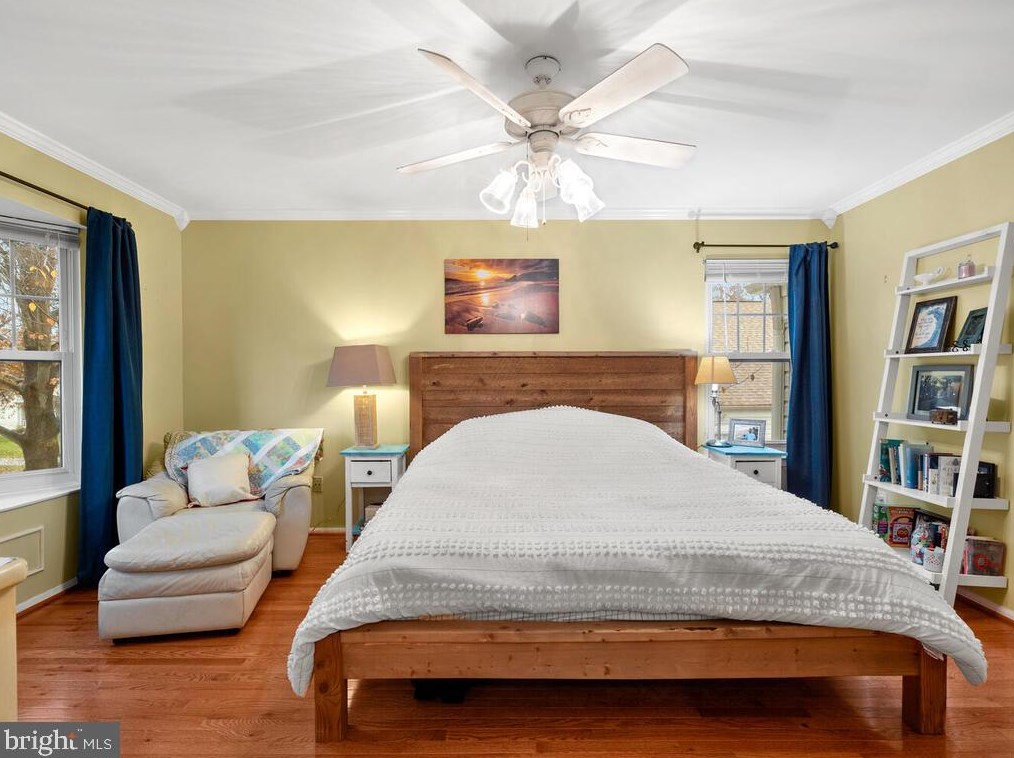 4 Oakdale Ct, Dulles VA  20165-5641 exterior