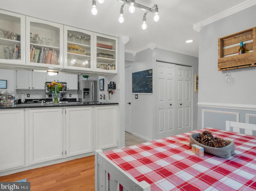 4 Oakdale Ct, Dulles VA  20165-5641 exterior