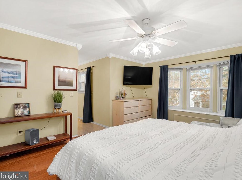 4 Oakdale Ct, Dulles VA  20165-5641 exterior