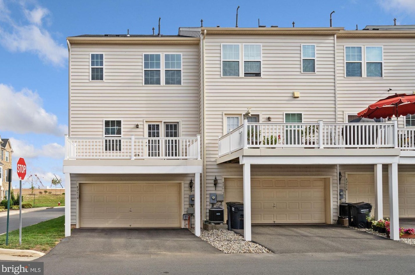 42610 Drazenovich Epoch Ter, Dulles VA  20166-2605 exterior