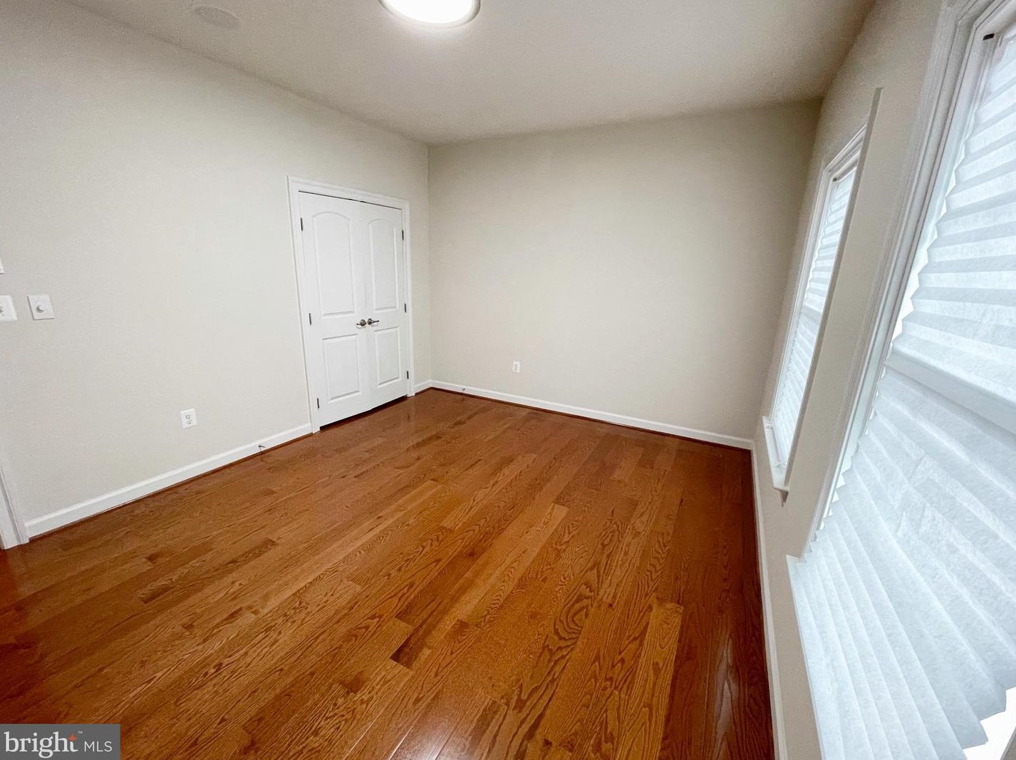 42525 Pine Forest Dr, Fairfax VA  20152-6095 exterior