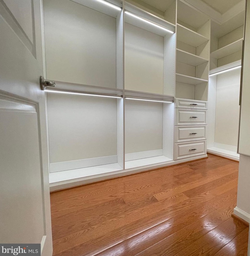 42525 Pine Forest Dr, Fairfax VA  20152-6095 exterior