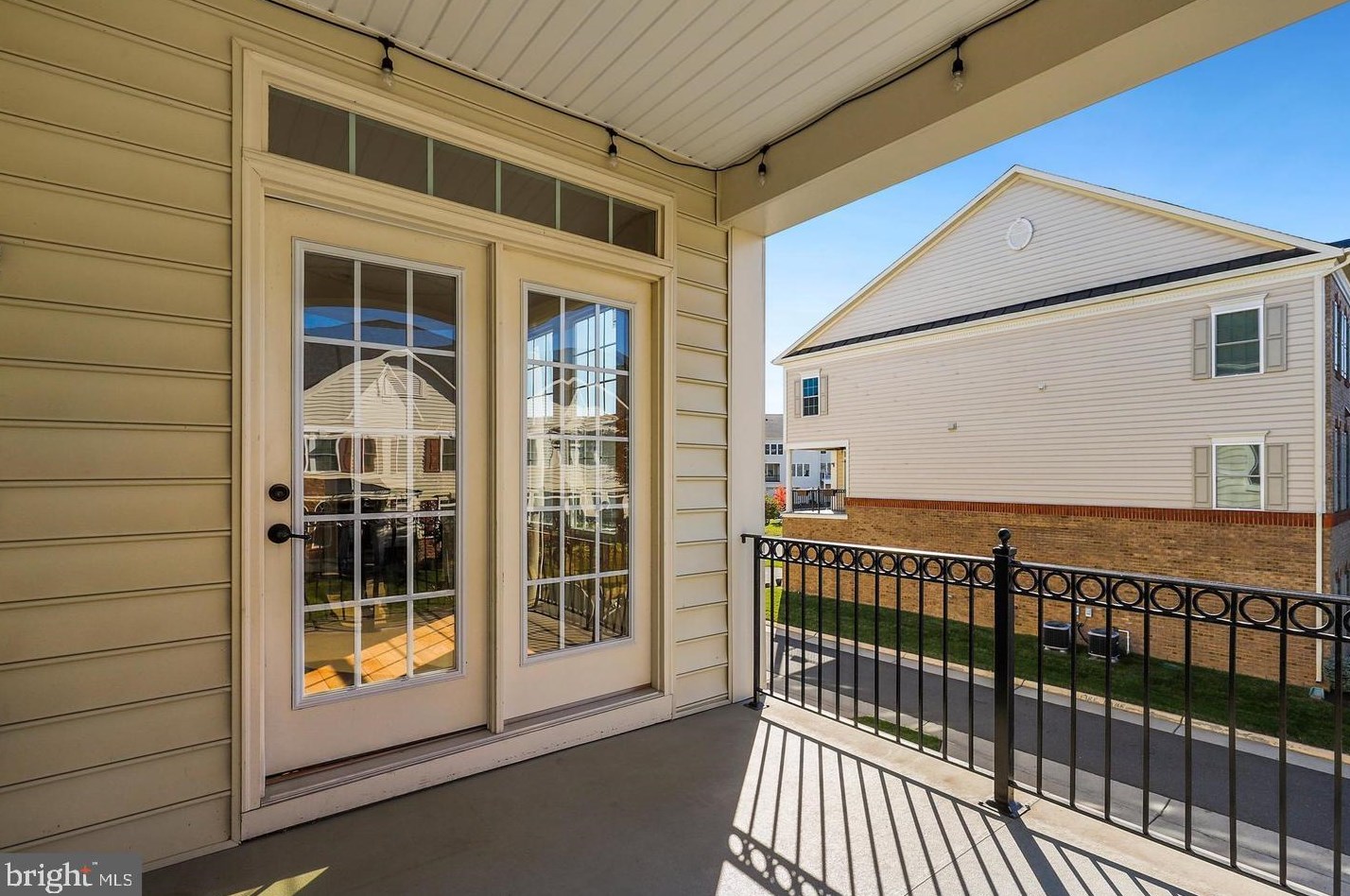 42525 Pine Forest Dr, Fairfax VA  20152-6095 exterior