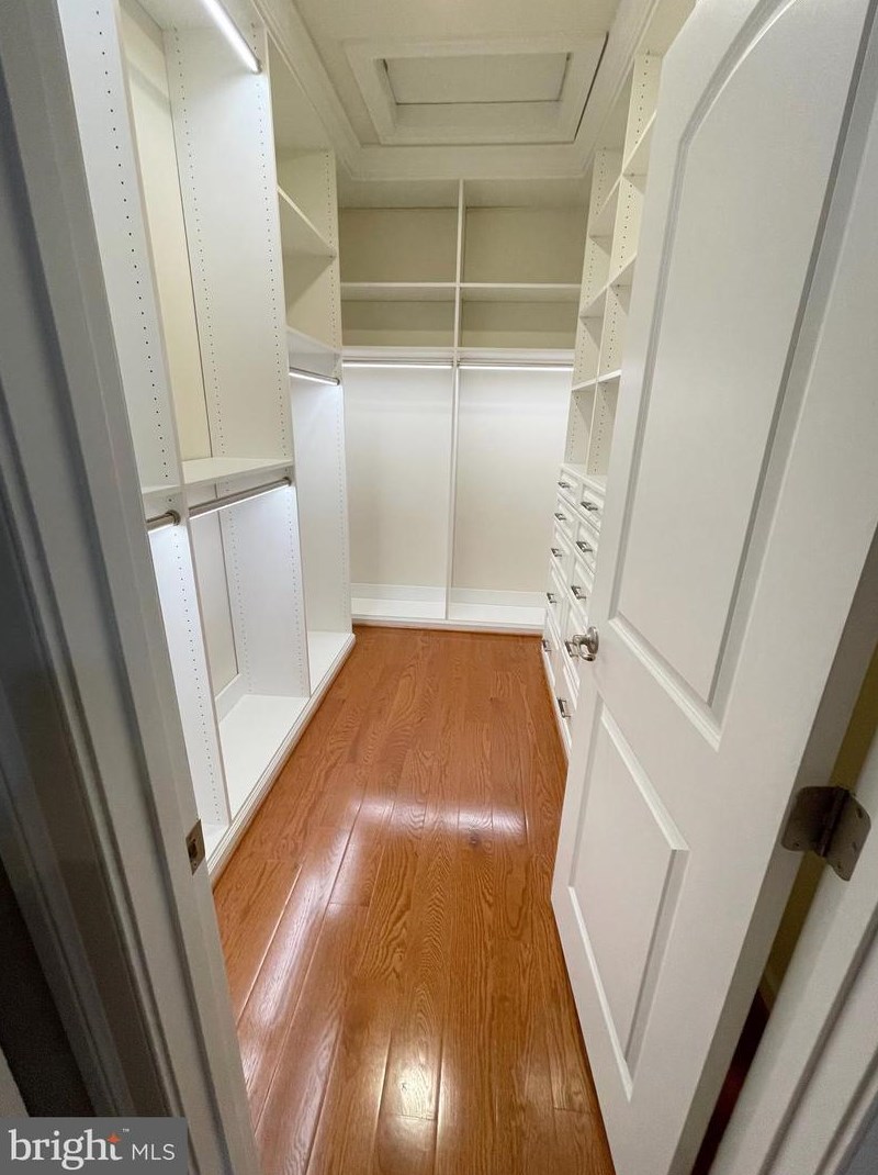 42525 Pine Forest Dr, Fairfax VA  20152-6095 exterior