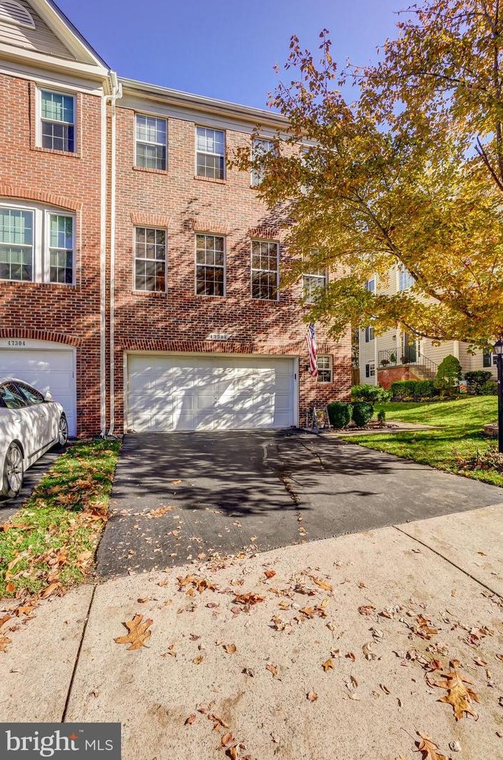 47306 Rock Falls Ter, Dulles VA  20165-2432 exterior