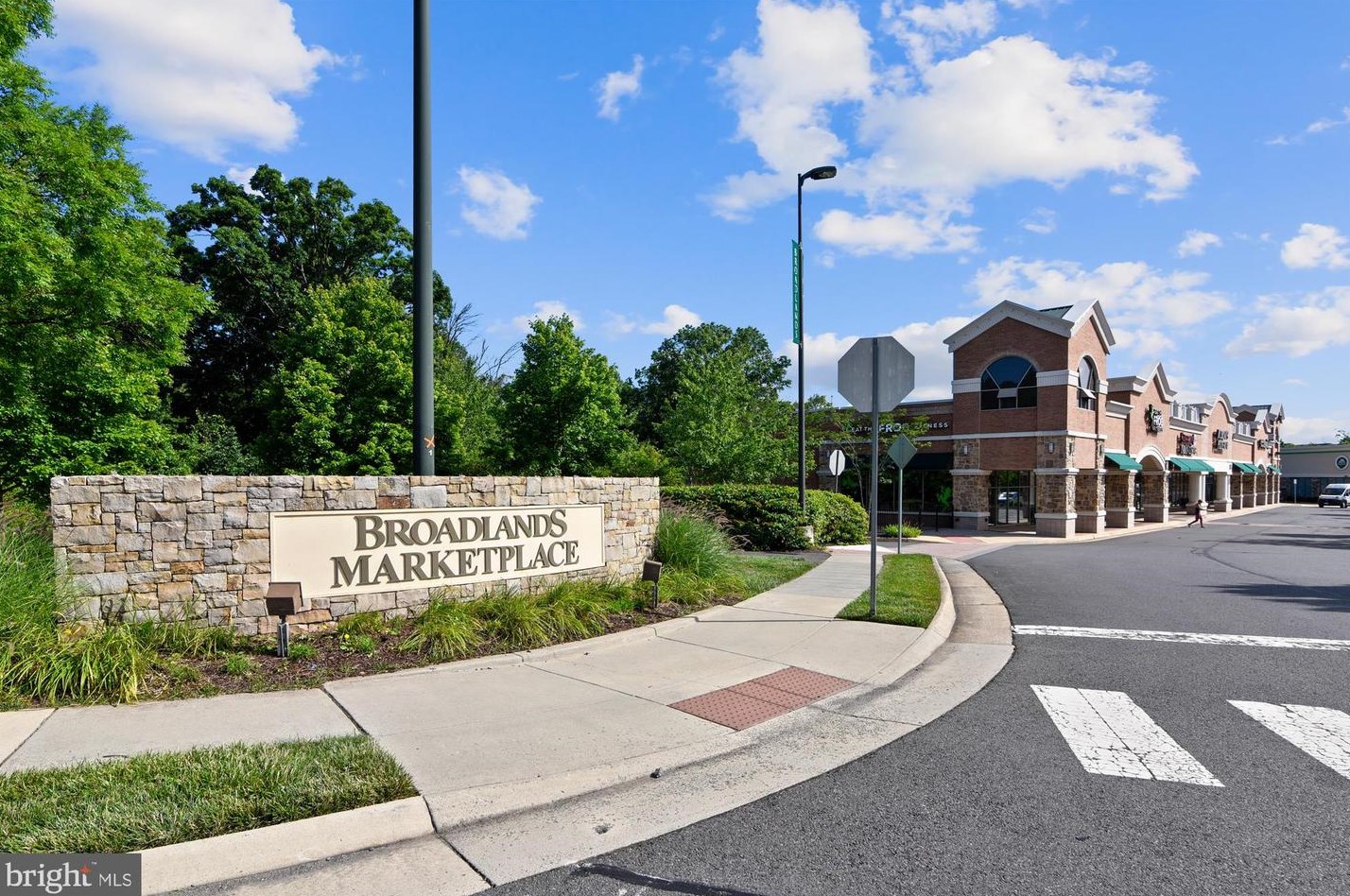 42604 Hardage Ter, Ashburn VA  20148-4350 exterior