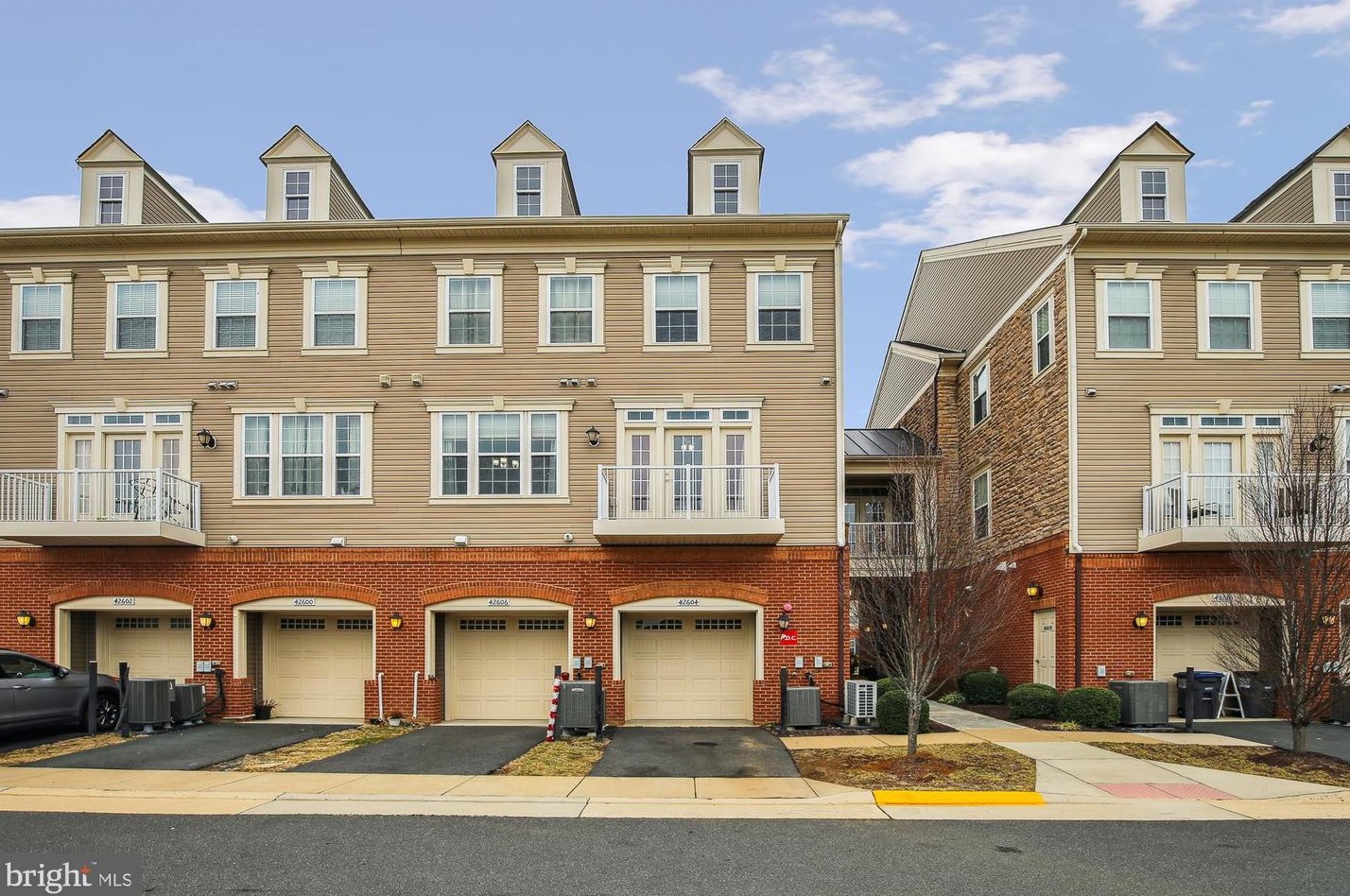 42604 Hardage Ter, Ashburn VA  20148-4350 exterior