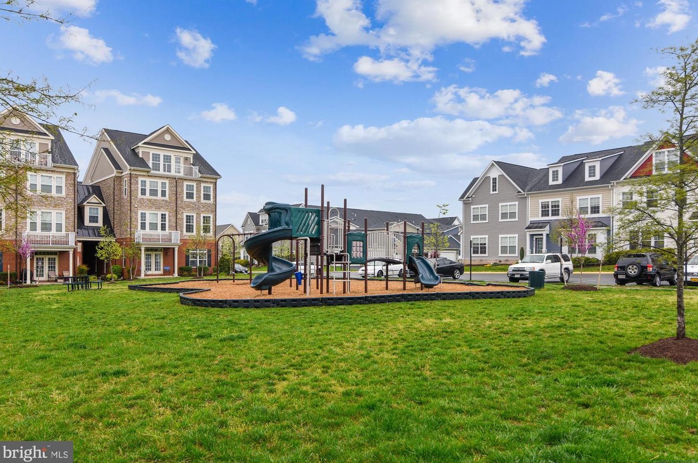 42604 Hardage Ter, Ashburn VA  20148-4350 exterior