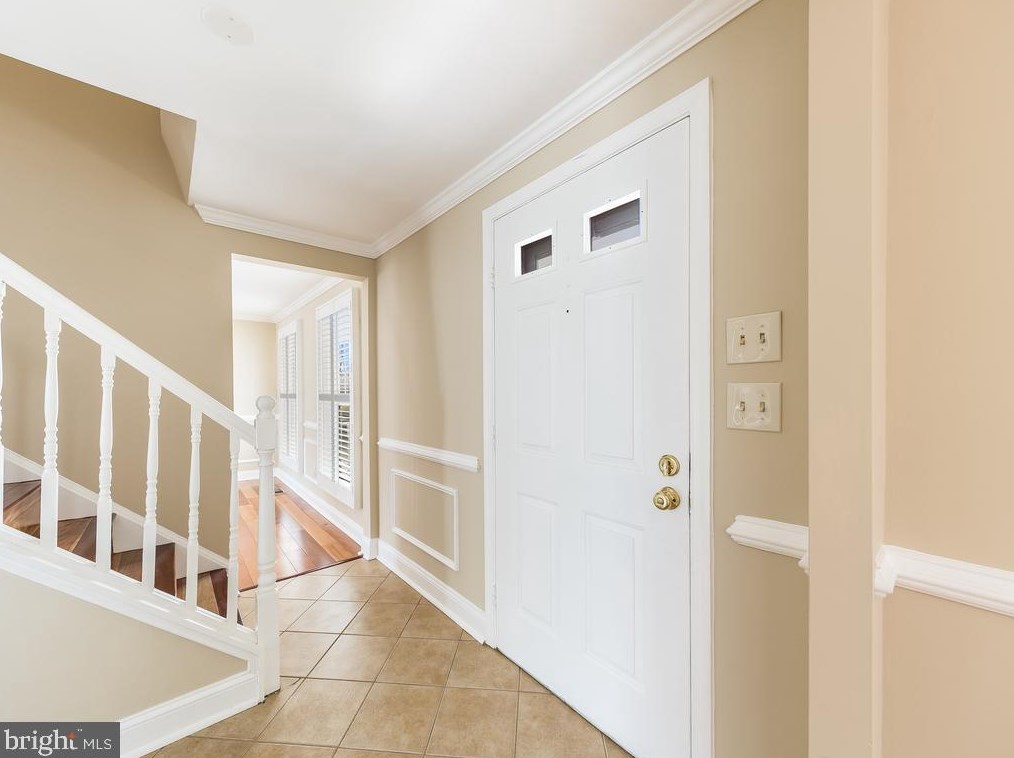 102 Cameron St, Dulles VA  20164-1908 exterior