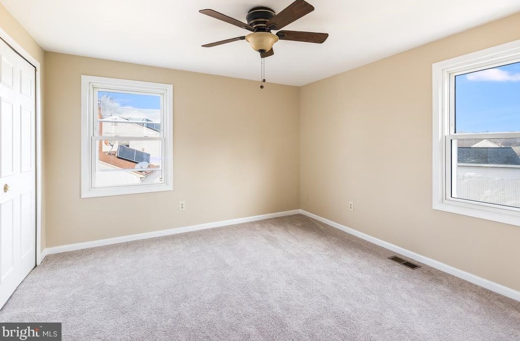 102 Cameron St, Dulles VA  20164-1908 exterior
