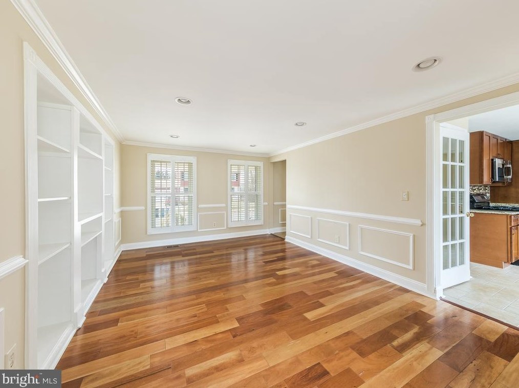 102 Cameron St, Dulles VA  20164-1908 exterior
