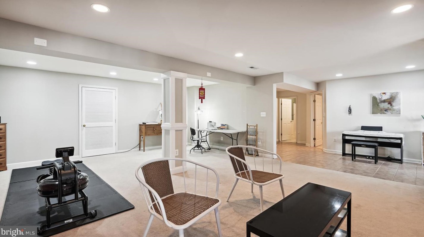 47074 Garrett Pl, Dulles VA  20165-7522 exterior