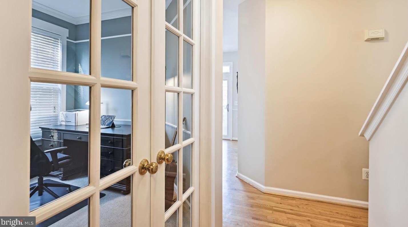 47074 Garrett Pl, Dulles VA  20165-7522 exterior