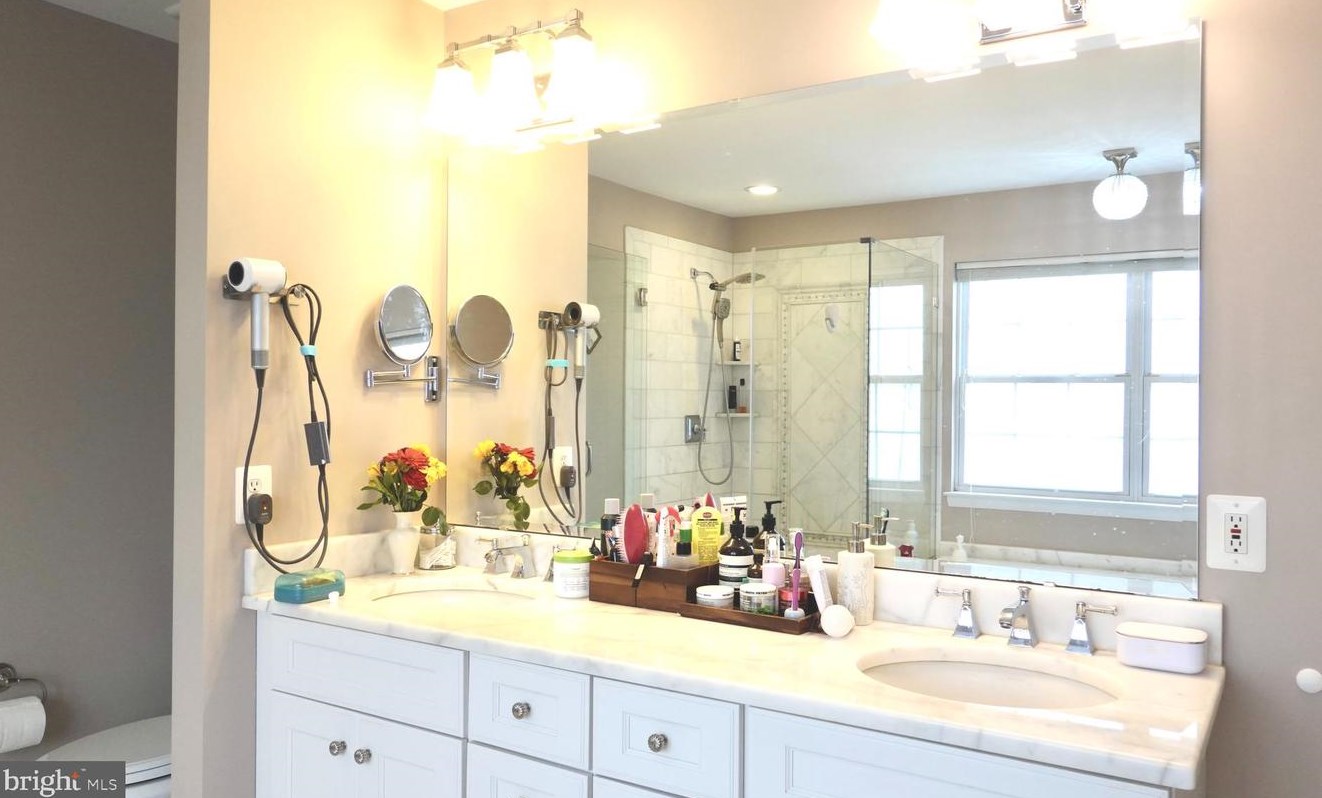 47074 Garrett Pl, Dulles VA  20165-7522 exterior