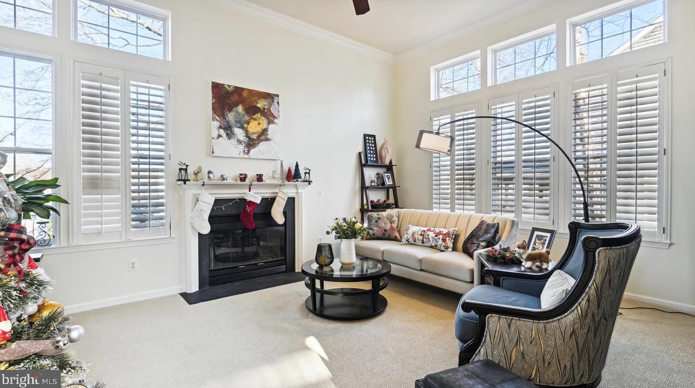 47074 Garrett Pl, Dulles VA  20165-7522 exterior